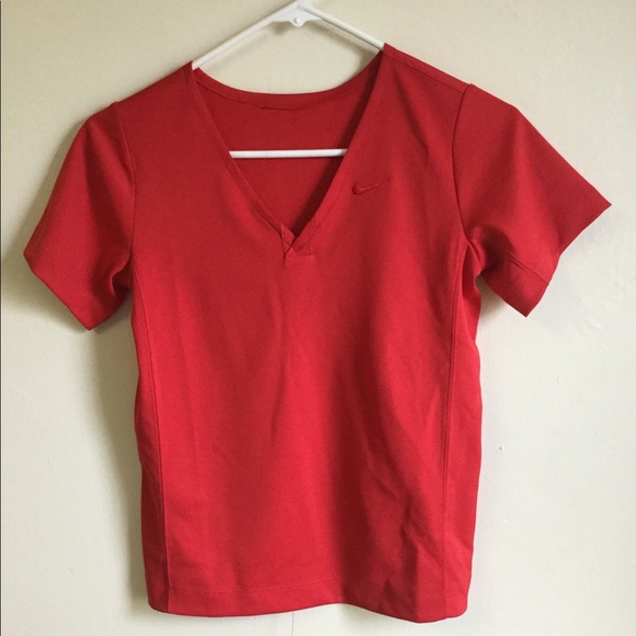 Nike Tops - NIKE Women’s Top❤️